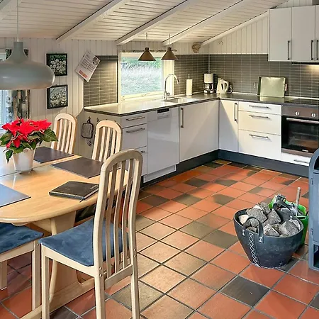 3 Bedroom Awesome In Blavand